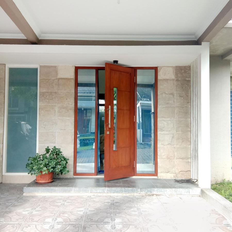 Mutiara Balecatur Guest House Yogyakarta Exterior foto